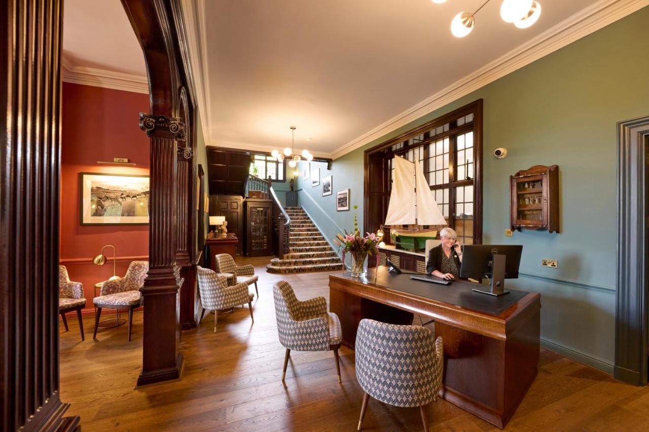 Royal Marine Hotel 4*